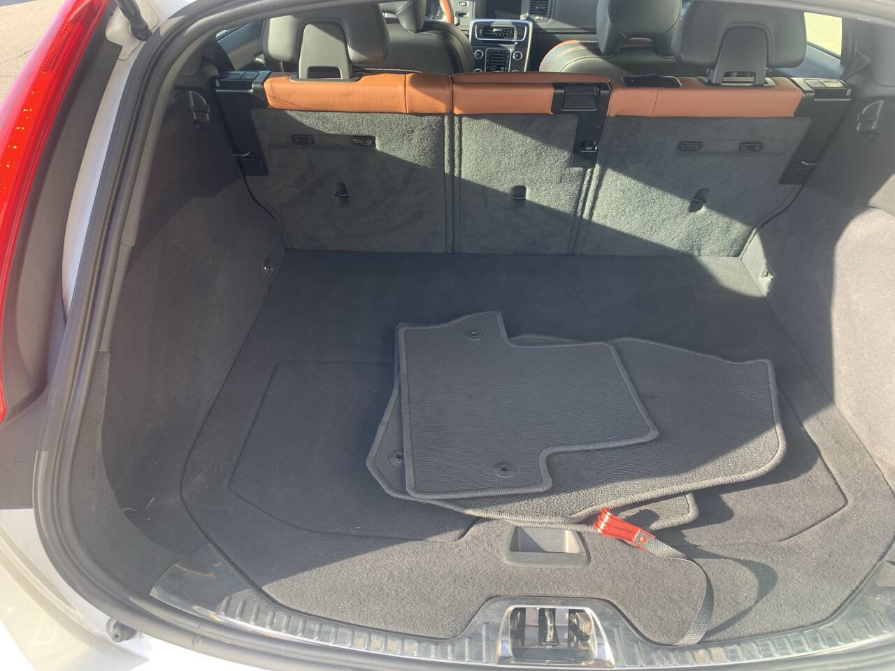 Used 2016 Volvo V60 T5 Premier w/ Convenience Package image 26