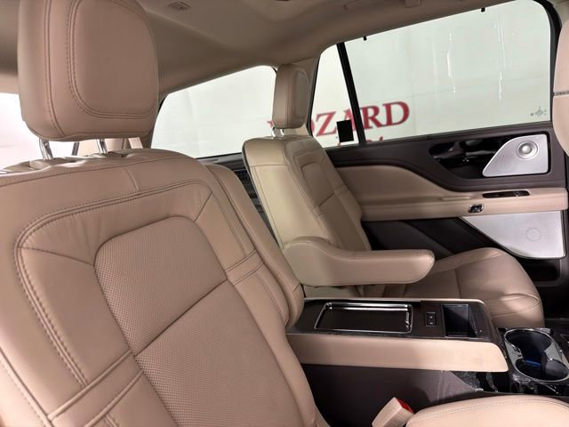 Used 2021 Lincoln Aviator Reserve w/ Equipment Group 210A AWD/4WD image 18