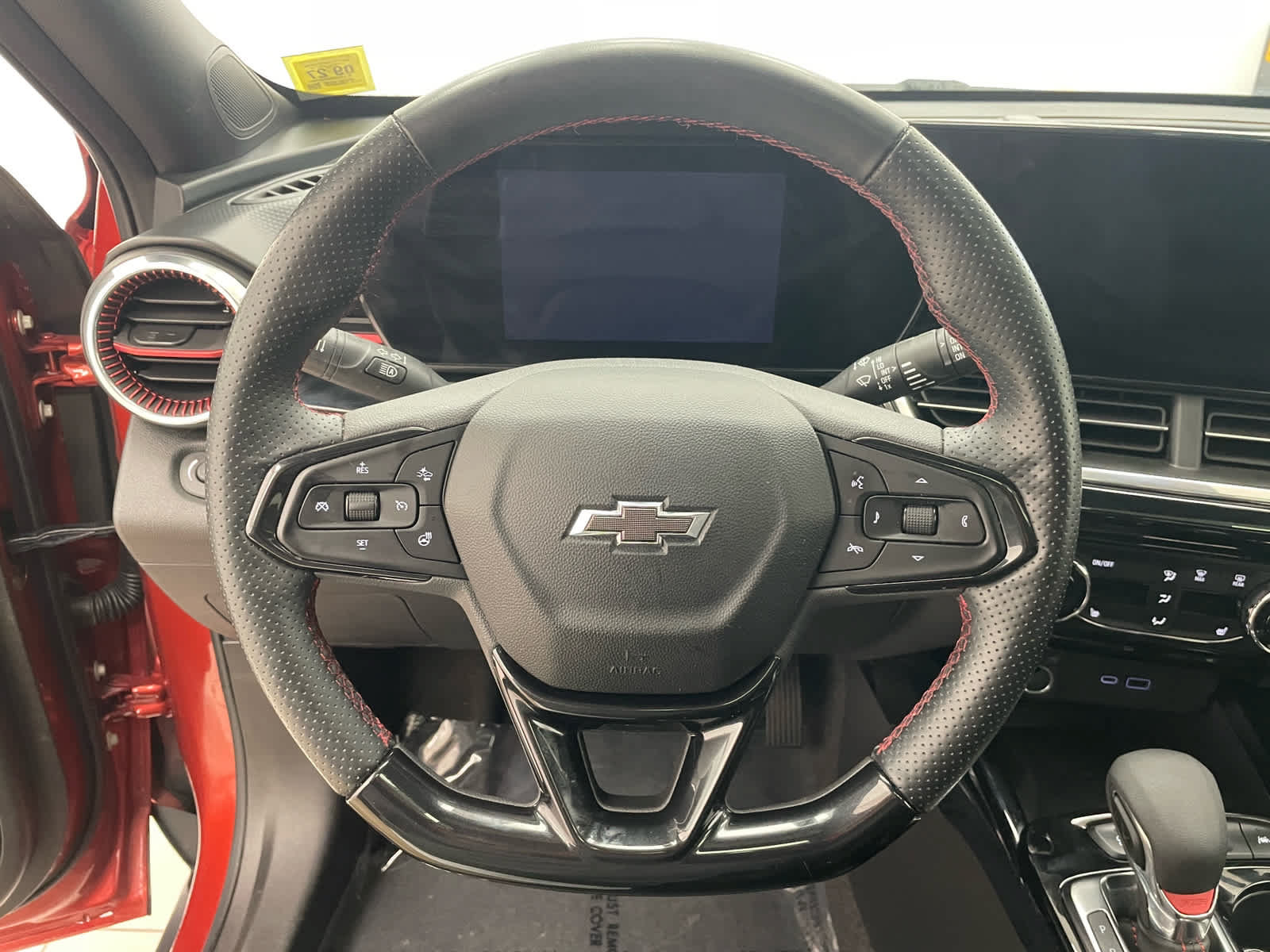 Certified 2024 Chevrolet Trax RS w/ Sunroof Package FWD image 13