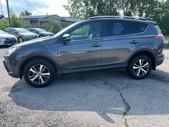 Used 2018 Toyota RAV4 XLE w/ Plus Extra Value Package AWD/4WD image 2