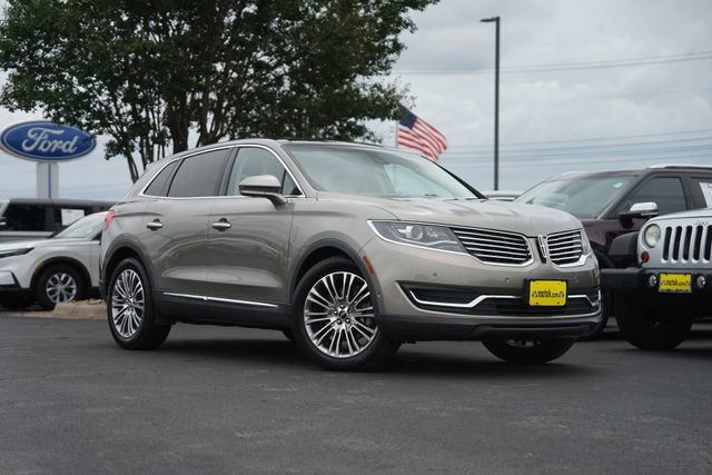 Used 2016 Lincoln MKX Reserve w/ Technology Package FWD image 2