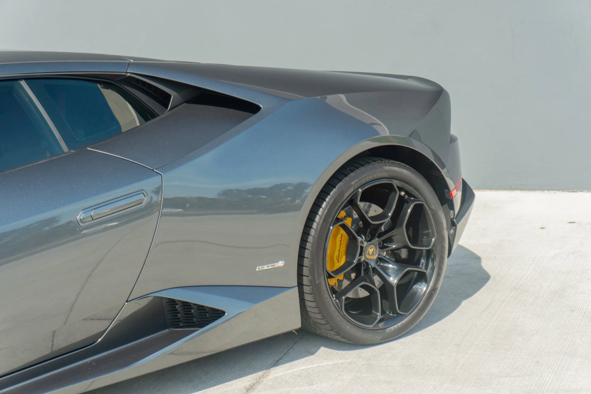 Used 2016 Lamborghini Huracan LP 610-4 image 21