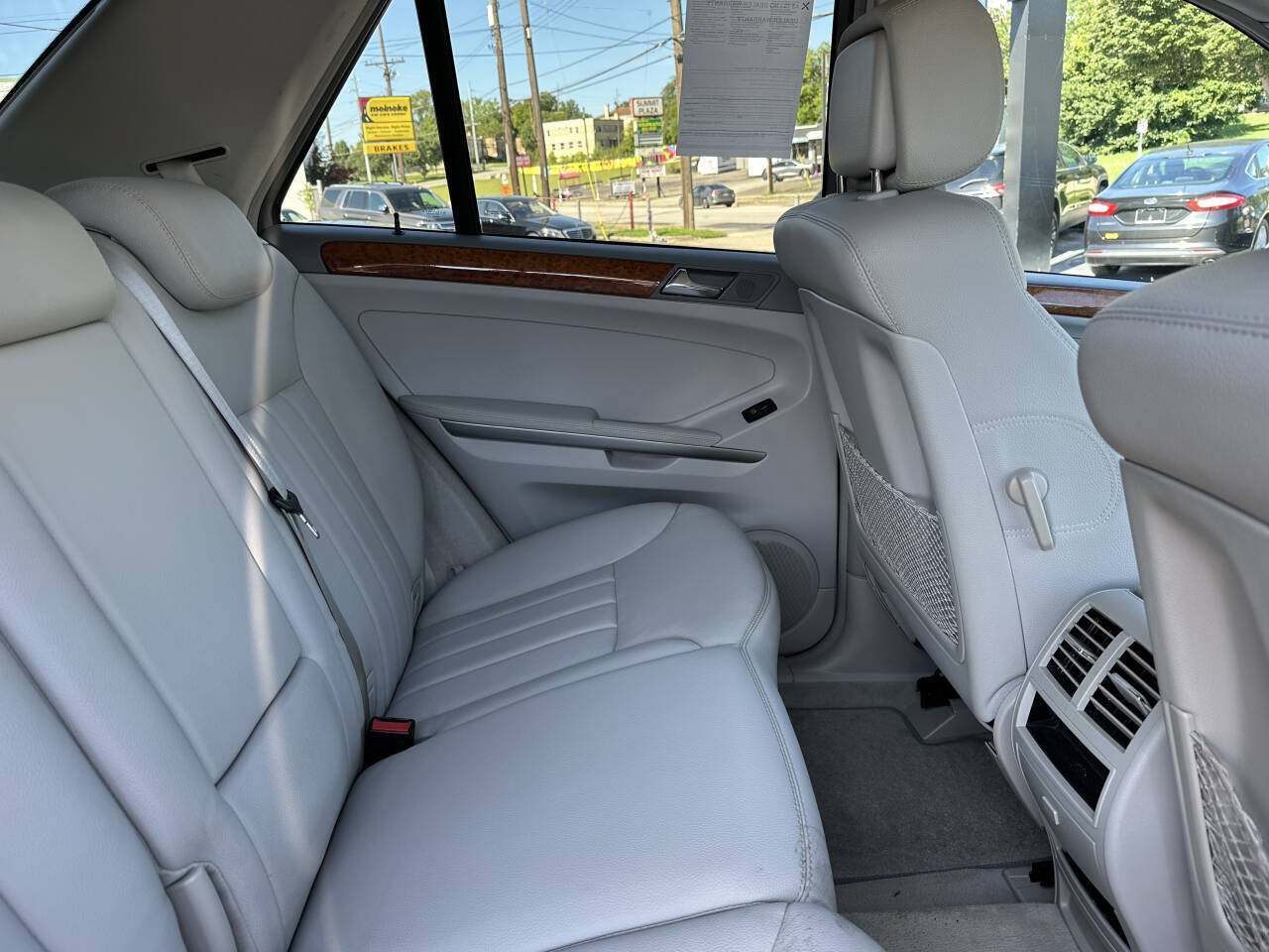 Used 2007 Mercedes-Benz ML 350 4MATIC w/ P1 Pkg image 12