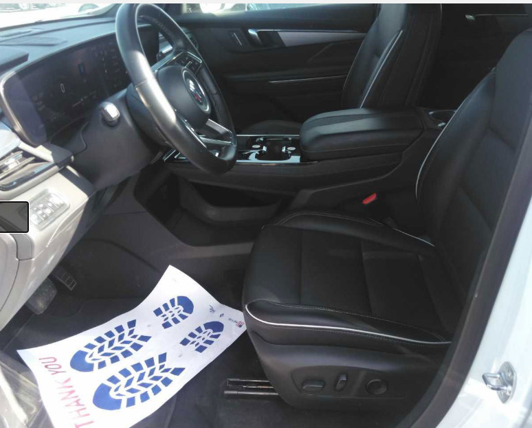 Certified 2025 Buick Enclave Preferred AWD/4WD image 2