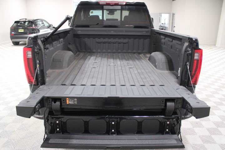 Used 2024 GMC Sierra 2500 Denali w/ Denali Reserve Package image 14