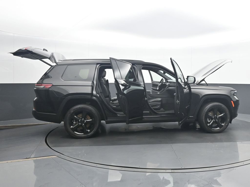 Used 2022 Jeep Grand Cherokee L Laredo image 37