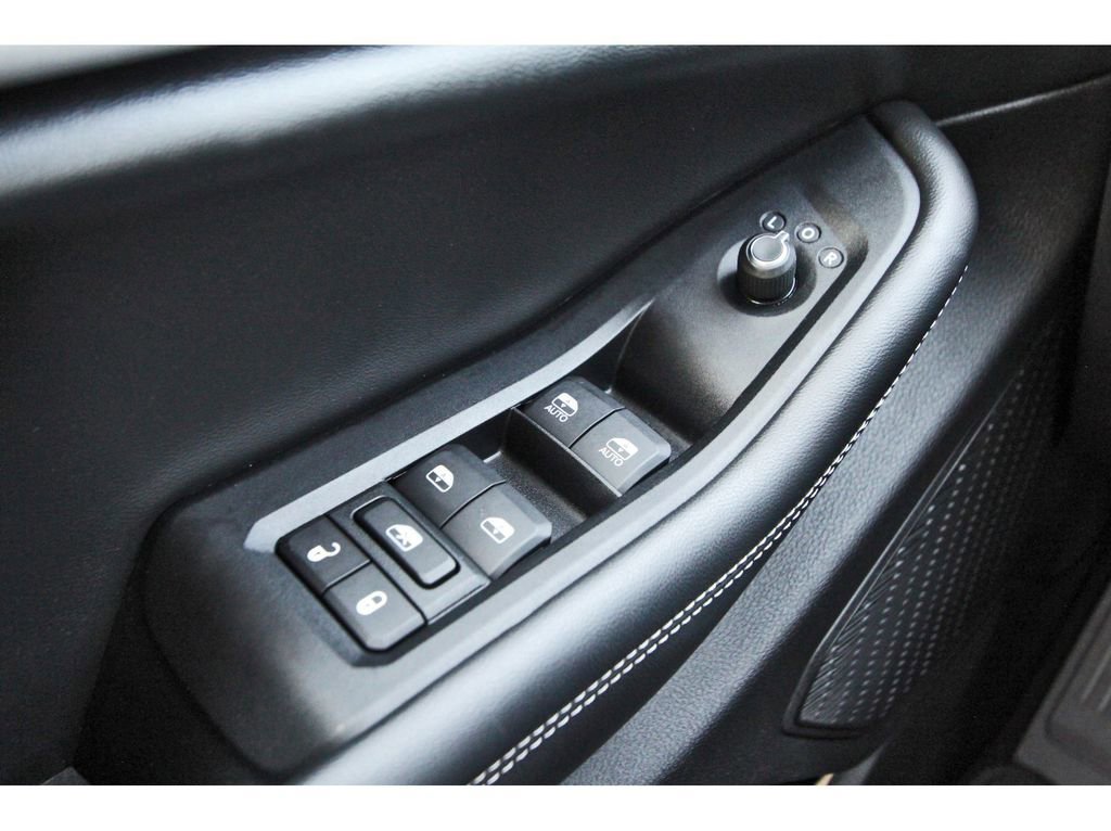 Used 2023 Jeep Grand Cherokee Limited image 23