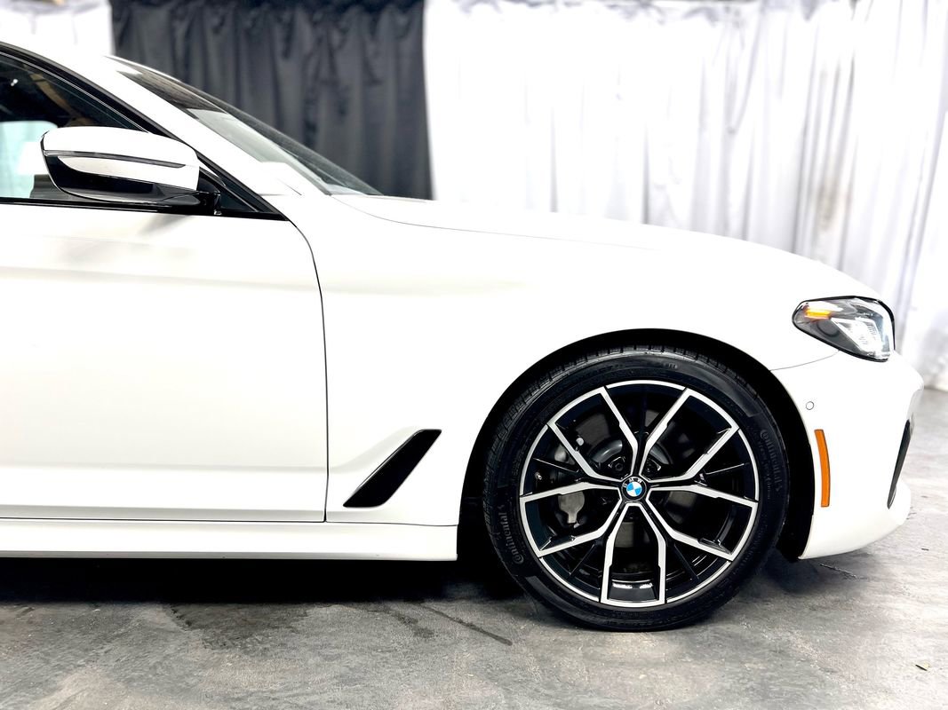Used 2022 BMW 530i xDrive w/ M Sport Package image 12