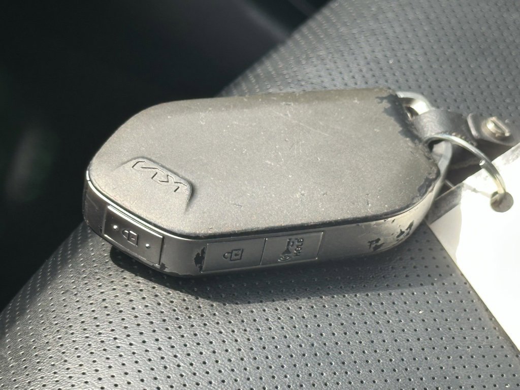 Used 2024 Kia Telluride S image 35