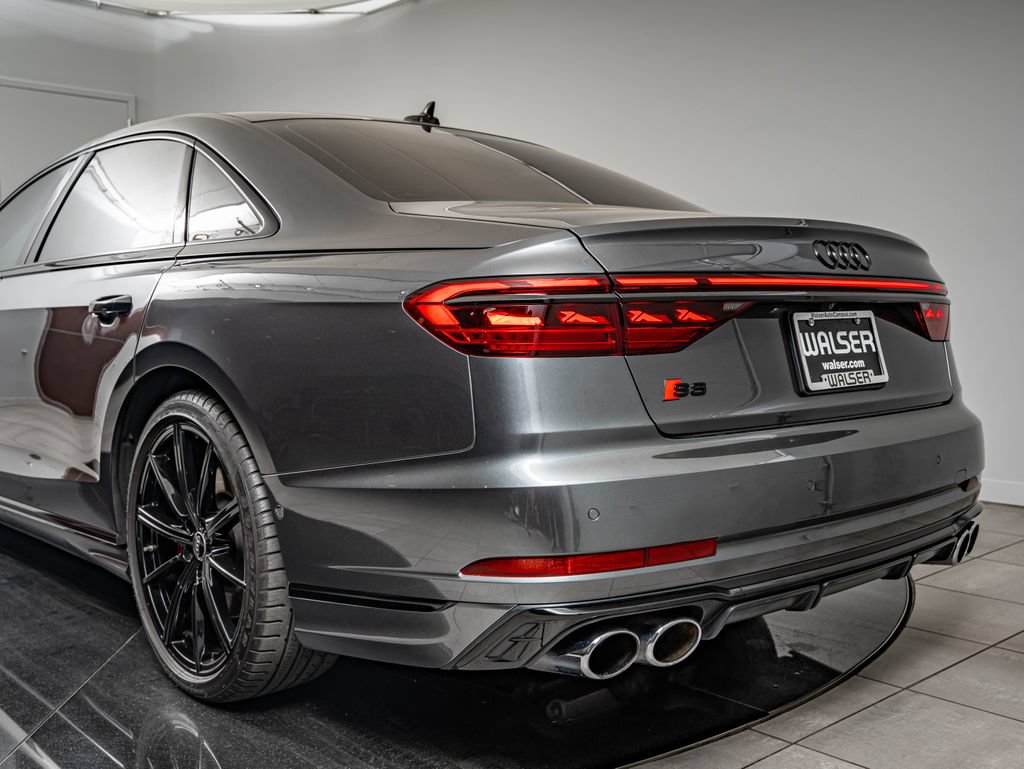 Used 2022 Audi S8 AWD/4WD image 19