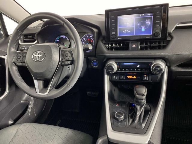 Used 2020 Toyota RAV4 XLE w/ XLE Grade Weather Package AWD/4WD image 13