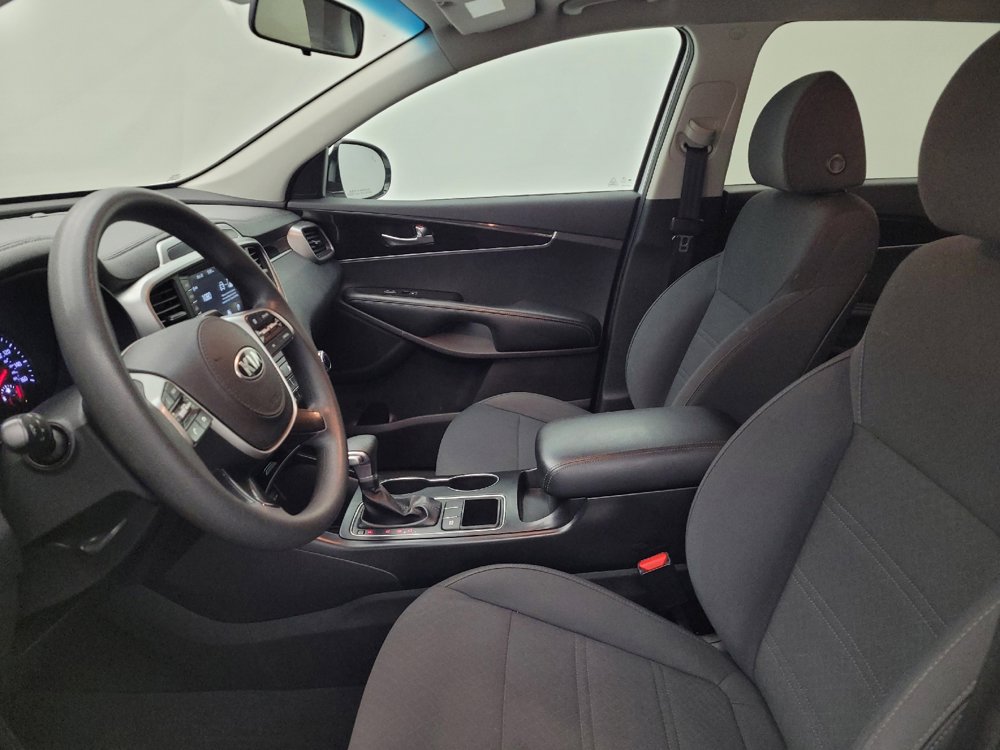 Used 2020 Kia Sorento LX image 17