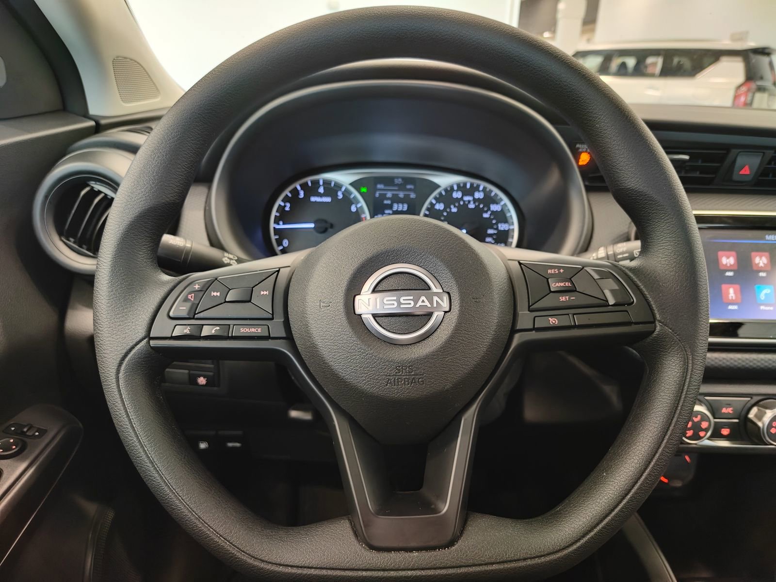 Used 2025 Nissan Kicks Play S image 15