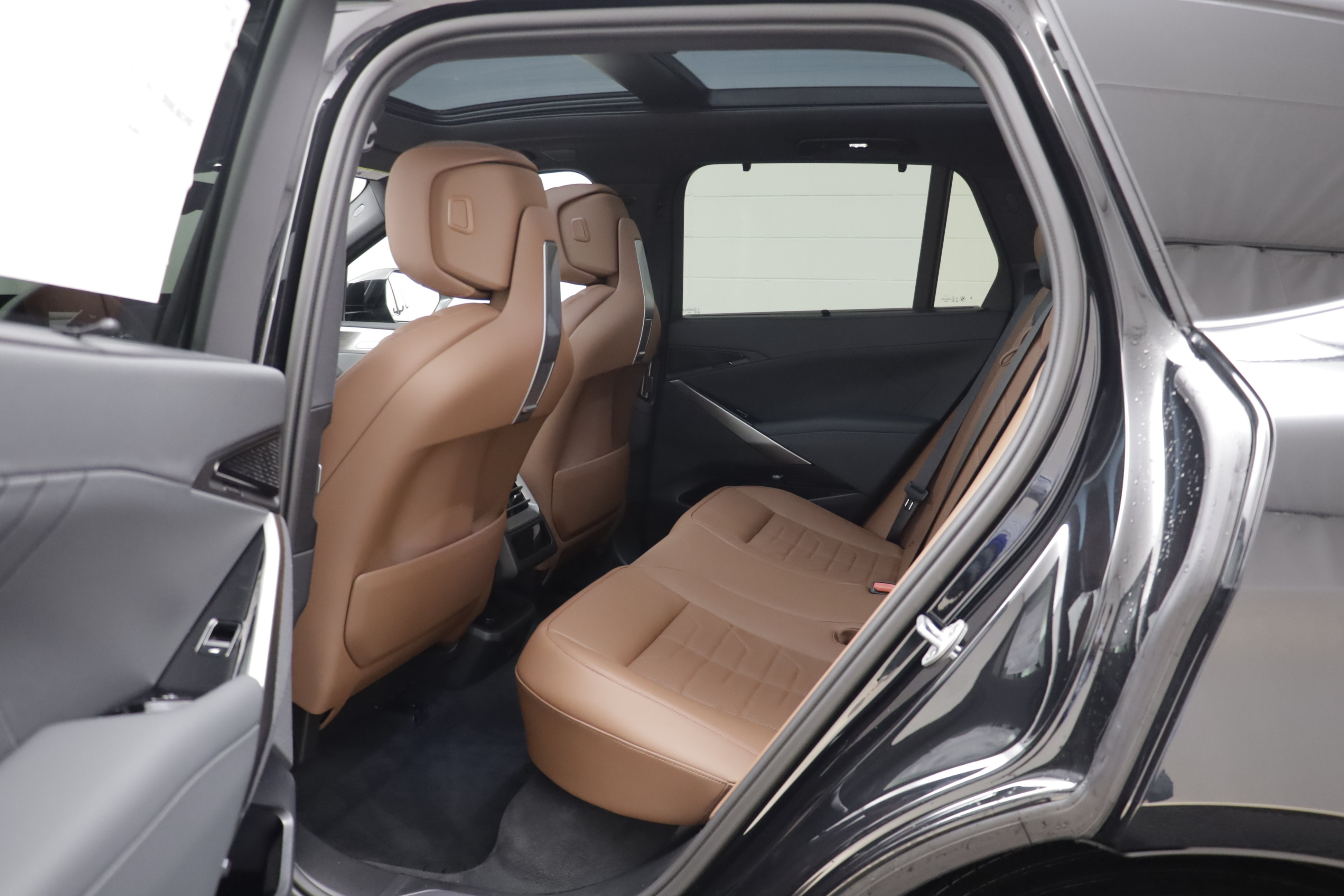 New 2027 BMW X5 xDrive40i w/ Climate Package AWD/4WD image 17