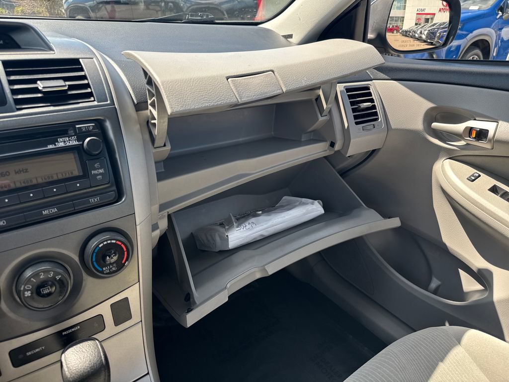 Used 2012 Toyota Corolla LE w/ Premium Pkg FWD image 28
