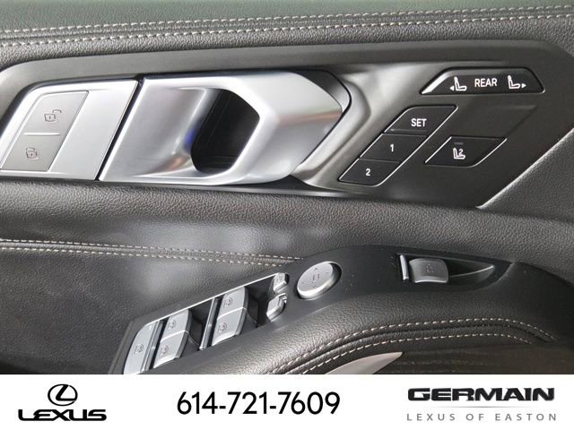 Used 2020 BMW X7 xDrive40i w/ M Sport Package AWD/4WD image 29
