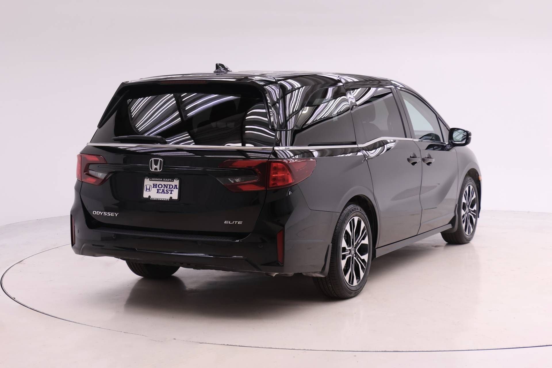 Certified 2026 Honda Odyssey Elite image 2
