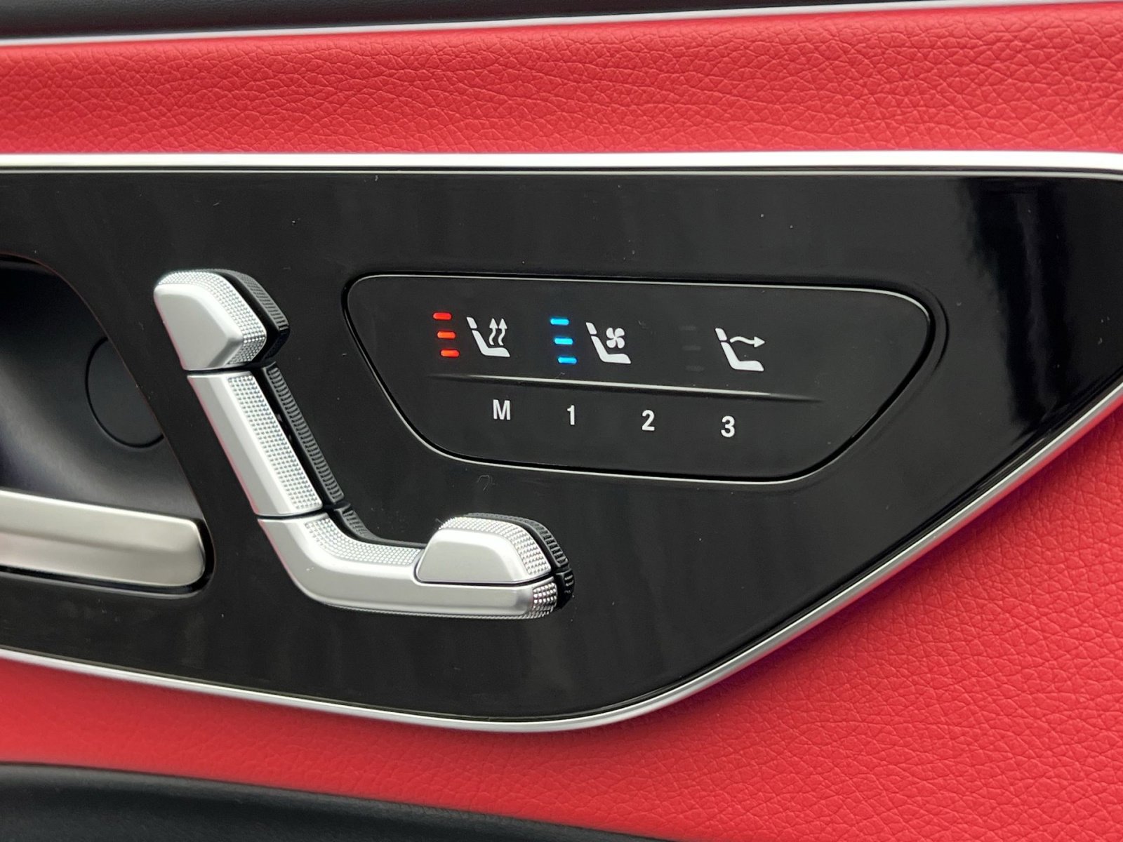 New 2026 Mercedes-Benz CLE 450 4MATIC Cabriolet image 34