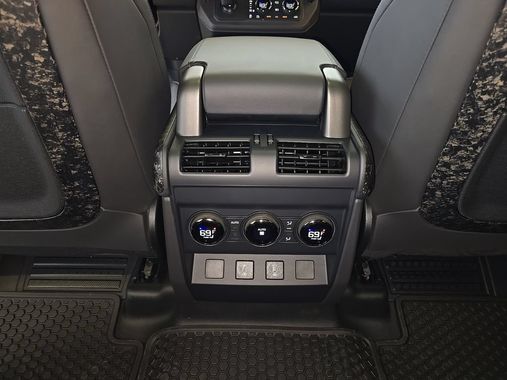 New 2026 Land Rover Defender 110 OCTA AWD/4WD image 25