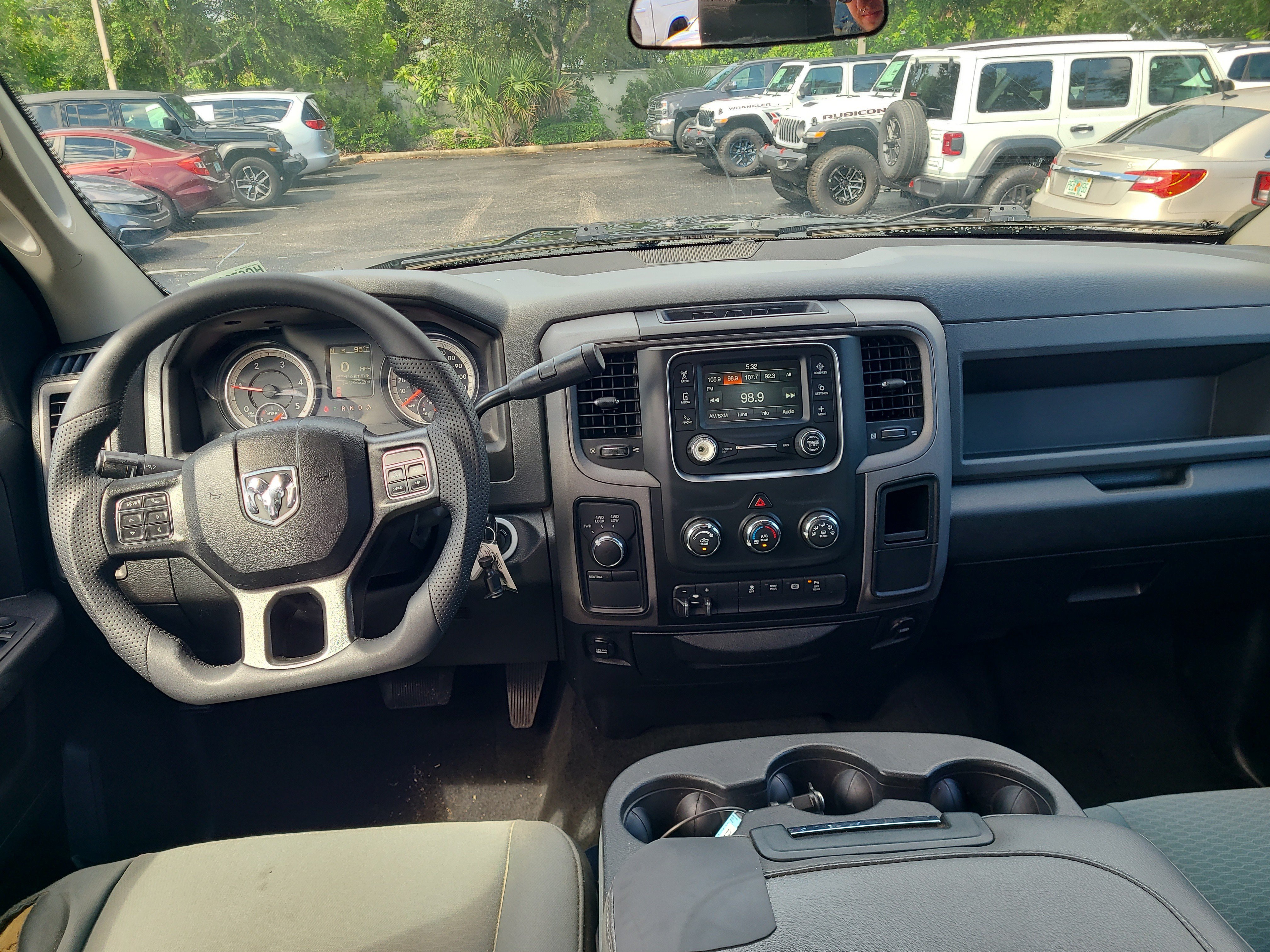 Used 2017 RAM 2500 Tradesman w/ Chrome Appearance Group AWD/4WD image 14