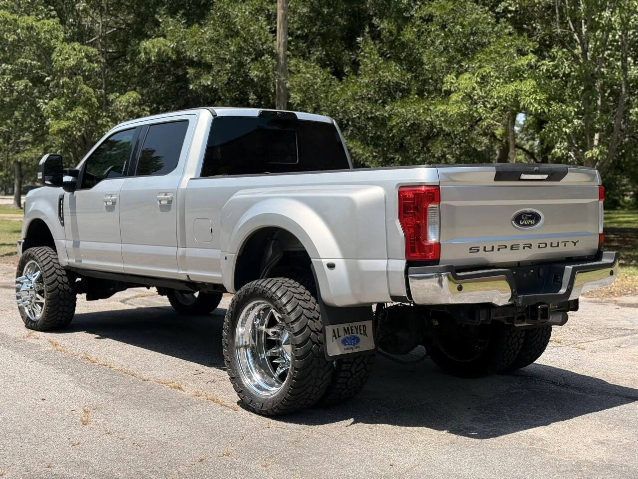 Used 2018 Ford F350 Lariat w/ Lariat Value Package AWD/4WD image 3