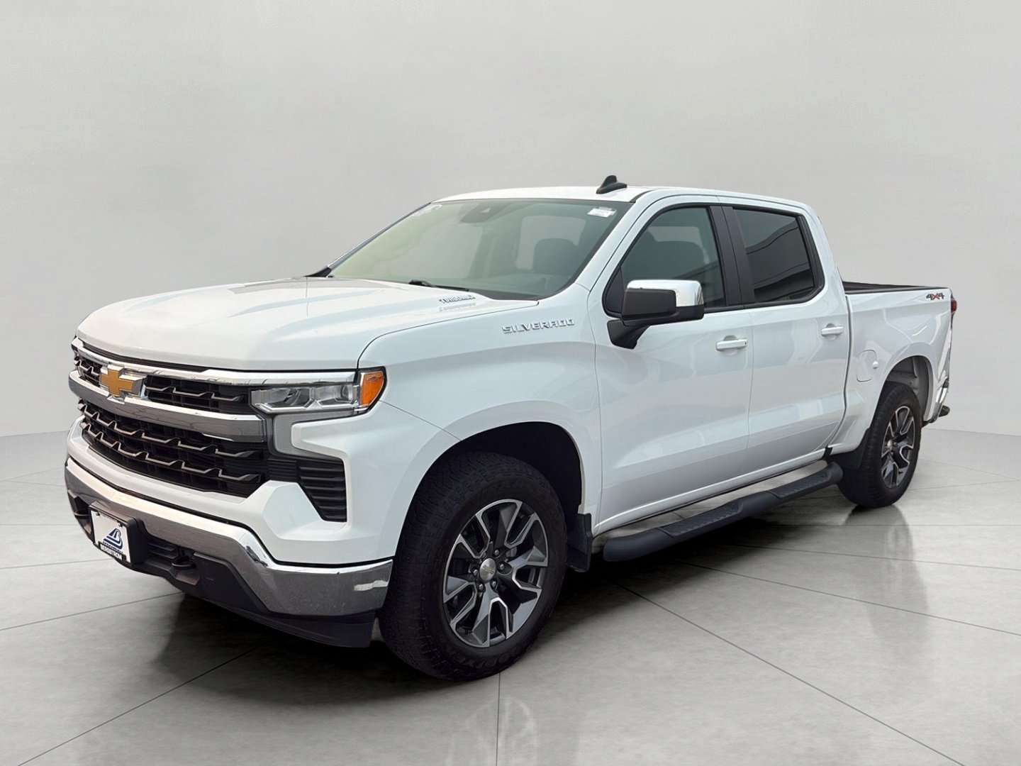 Used 2024 Chevrolet Silverado 1500 LT AWD/4WD image 8