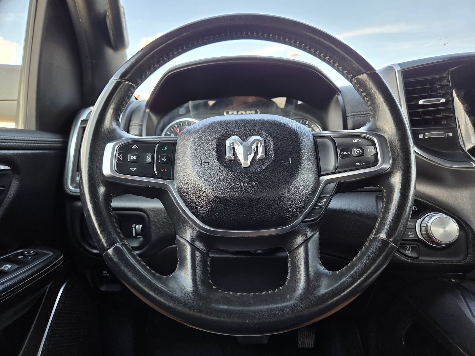 Used 2024 RAM 1500 Laramie AWD/4WD image 46