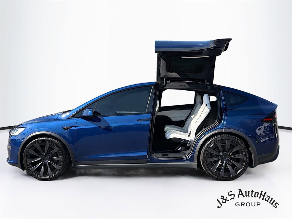 Used 2022 Tesla Model X Plaid image 4