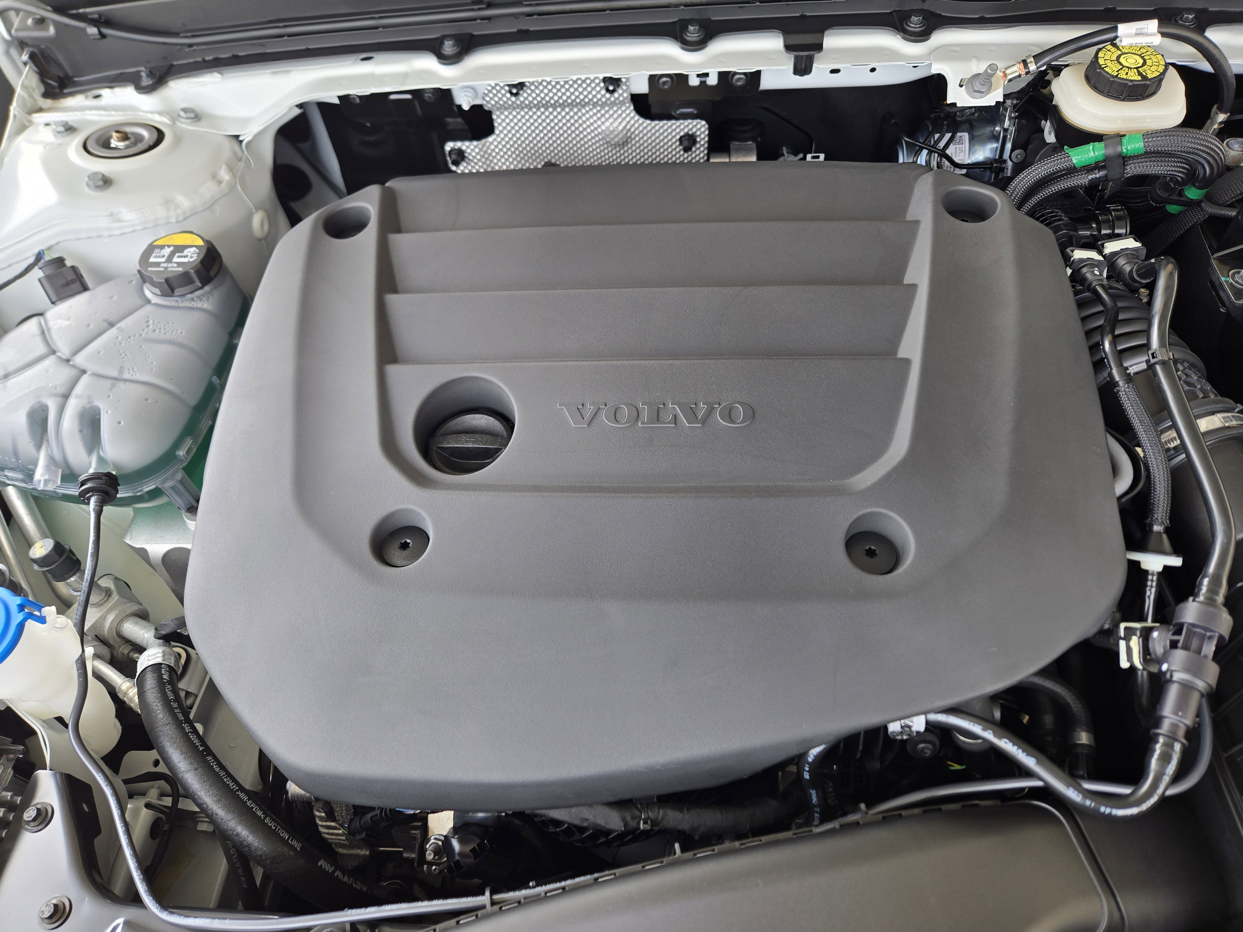 Used 2025 Volvo XC40 B5 Plus w/ Protection Package Premier image 42