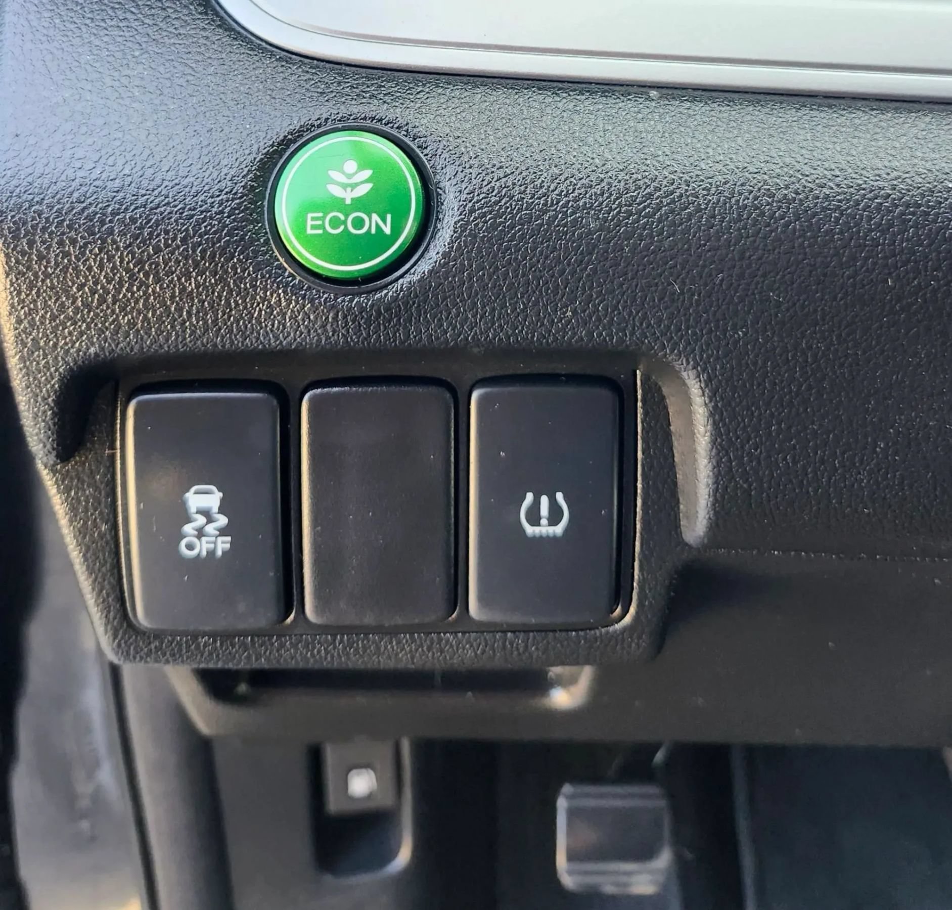 Used 2015 Honda CR-V LX image 30
