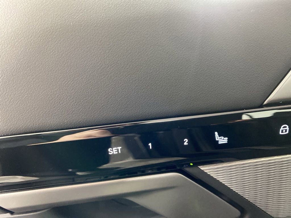 New 2026 BMW 530i xDrive w/ M Sport Package image 8