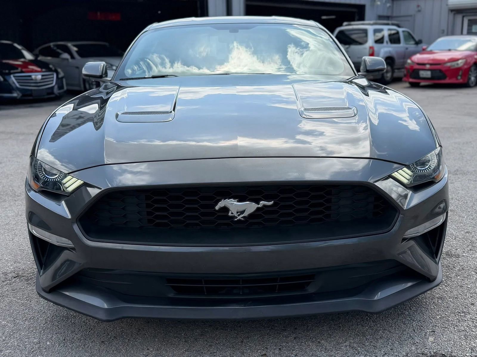 Used 2019 Ford Mustang Coupe image 2