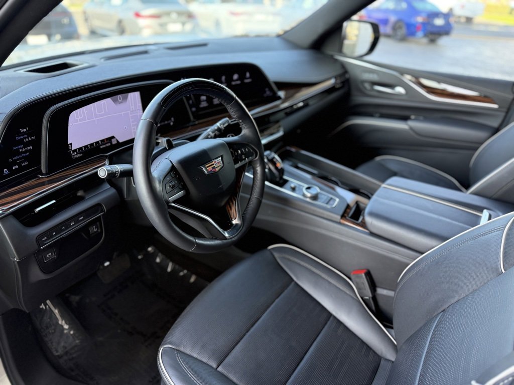 Used 2023 Cadillac Escalade Premium Luxury image 9