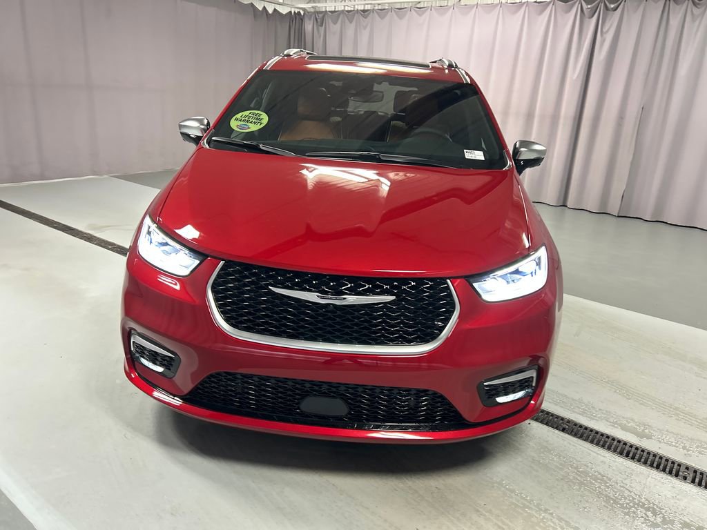 New 2026 Chrysler Pacifica Pinnacle image 2