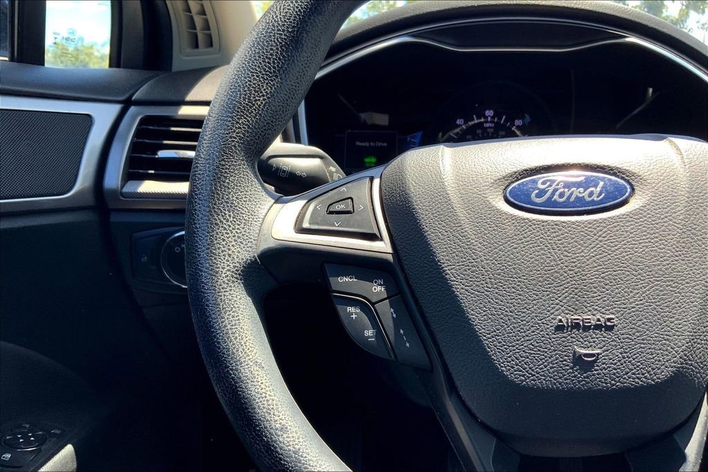 Used 2019 Ford Fusion SE image 16