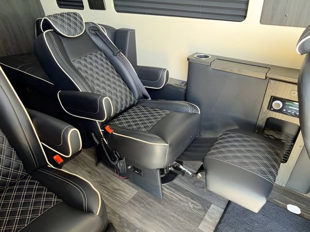 Used 2025 Mercedes-Benz Sprinter 3500 image 30