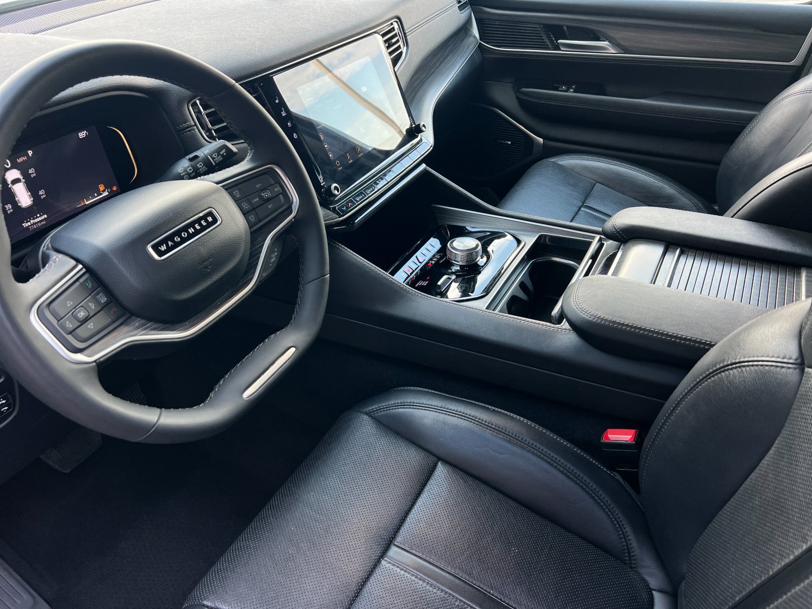 Used 2024 Jeep Wagoneer Series II AWD/4WD image 10