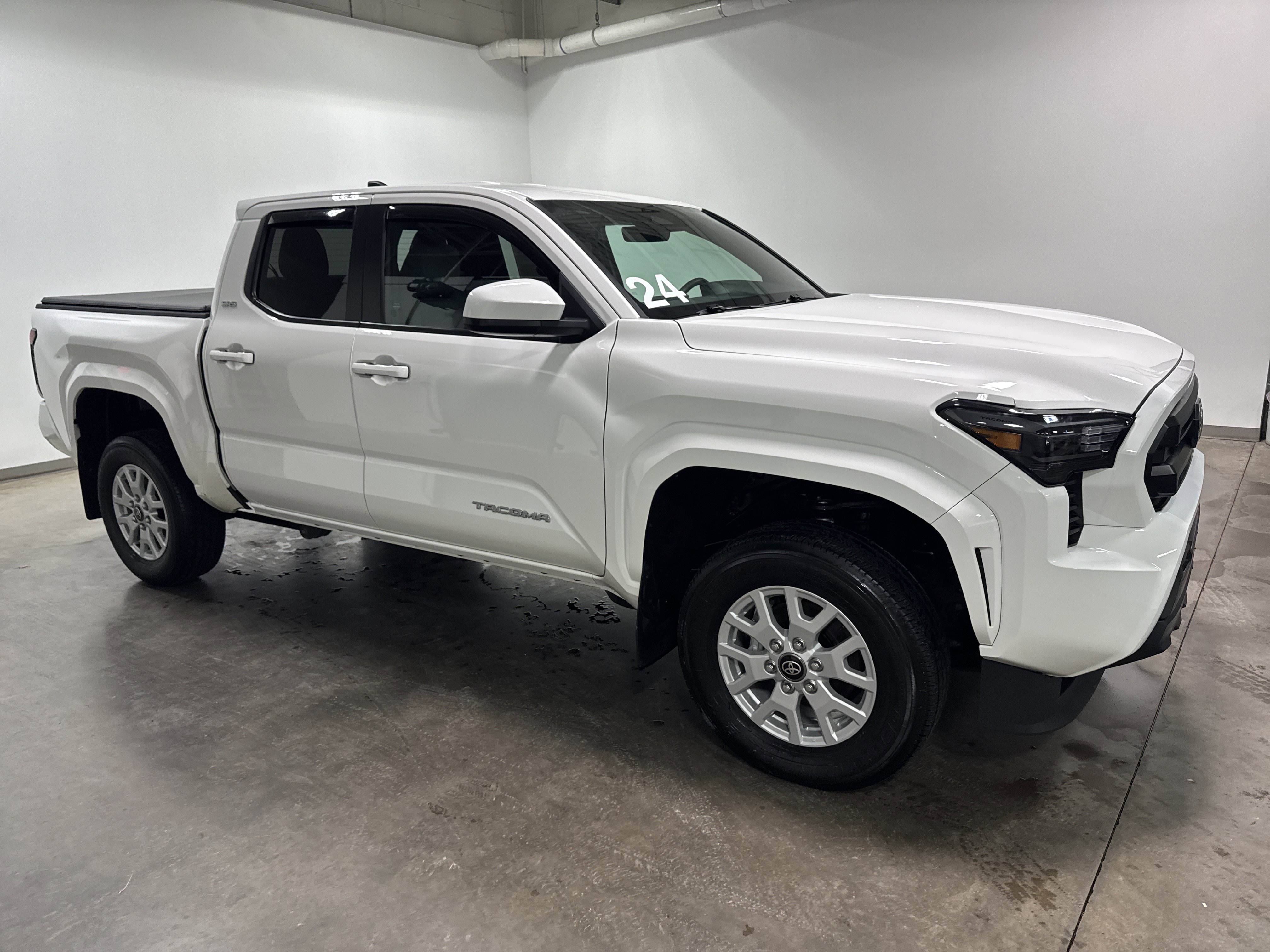 Used 2024 Toyota Tacoma SR5 image 2