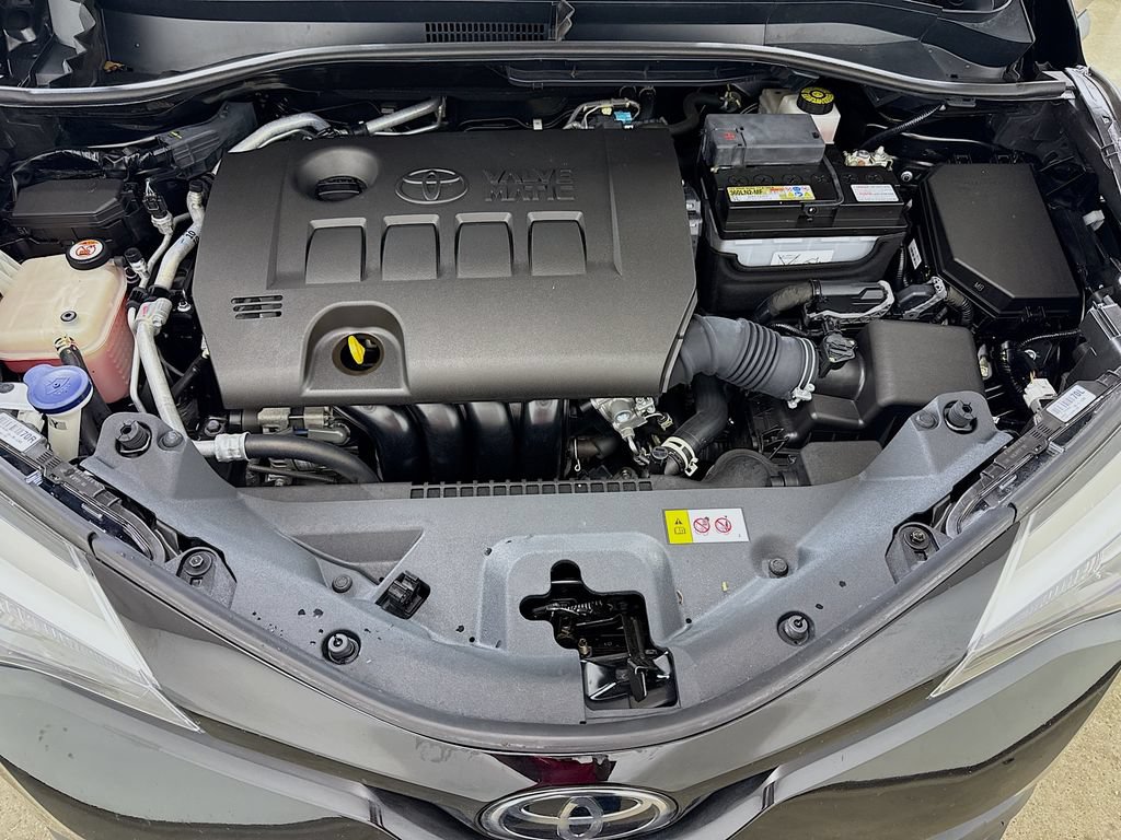 Used 2021 Toyota C-HR XLE FWD image 29
