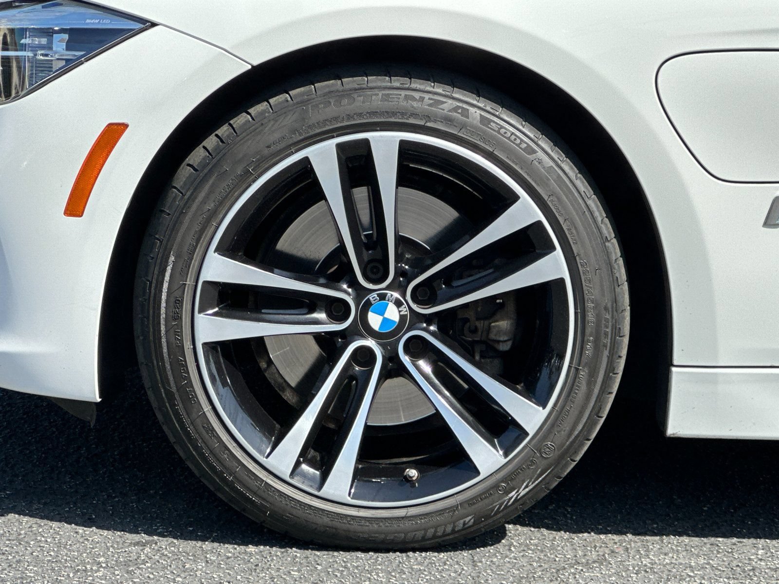 Used 2018 BMW 330e w/ Convenience Package RWD image 31