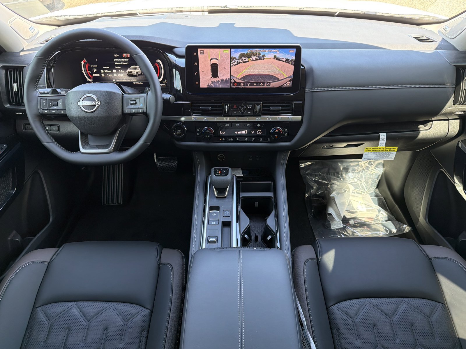 New 2026 Nissan Pathfinder Platinum FWD image 2