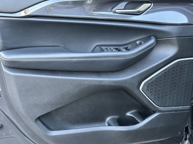 Certified 2021 Jeep Grand Cherokee L Laredo w/ Luxury Tech Group I image 11