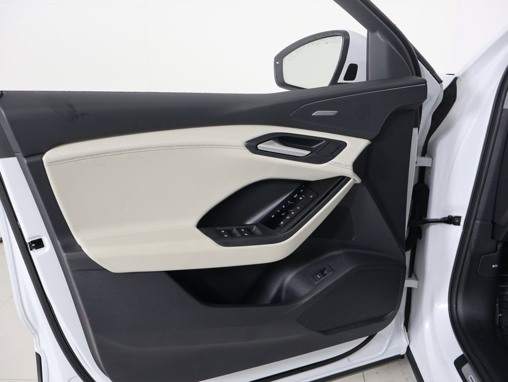 Used 2025 Audi Q6 e-tron Premium Plus w/ Premium Plus image 24