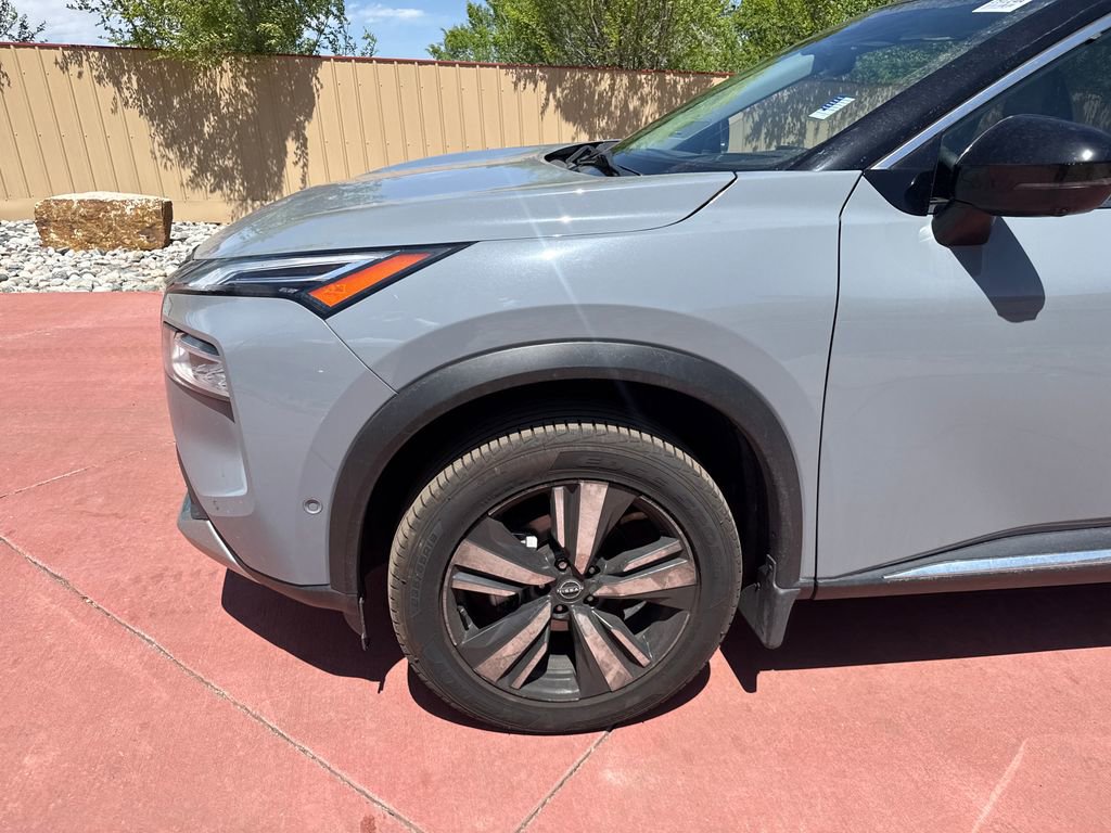 Used 2022 Nissan Rogue Platinum w/ Head-Up Display Package AWD/4WD image 32