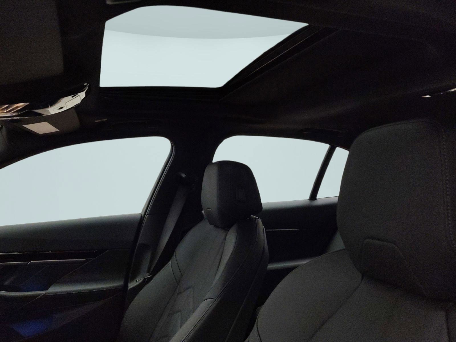 New 2026 BMW 530i xDrive w/ M Sport Package AWD/4WD image 14