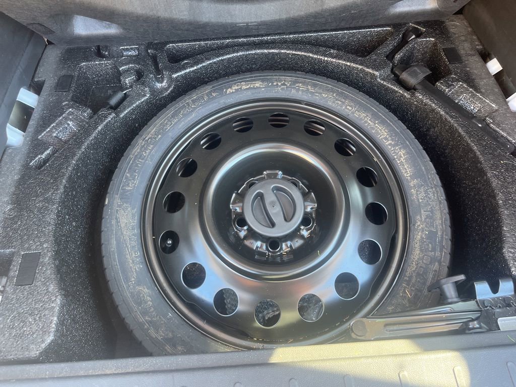 Used 2016 Chevrolet Equinox LTZ w/ Enhanced Convenience Package image 18