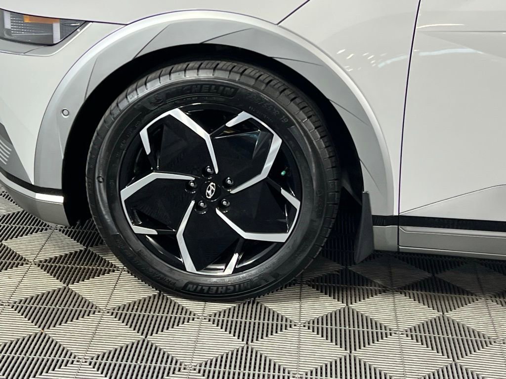 Used 2023 Hyundai Ioniq 5 Limited image 13