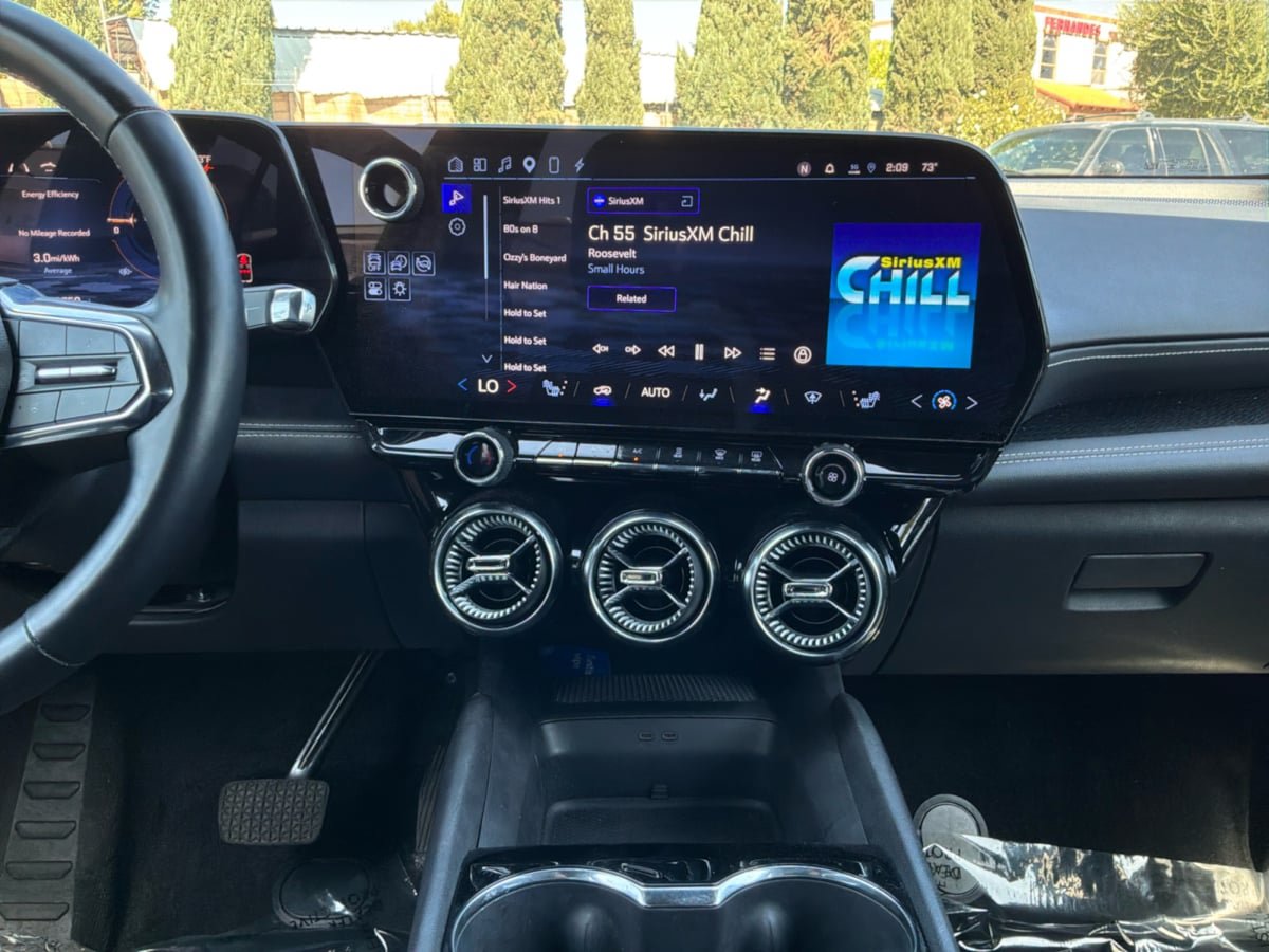 Used 2024 Chevrolet Blazer EV LT AWD/4WD image 15