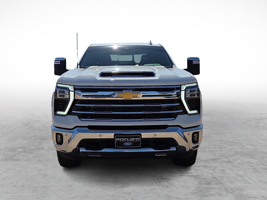 Used 2025 Chevrolet Silverado 2500 LTZ w/ LTZ Convenience Package AWD/4WD image 3