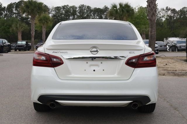 Used 2017 Nissan Altima 2.5 SR w/ Interior Lighting Package image 3